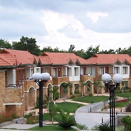 Golkonda Resorts & Spa Hyderabad Exterior foto